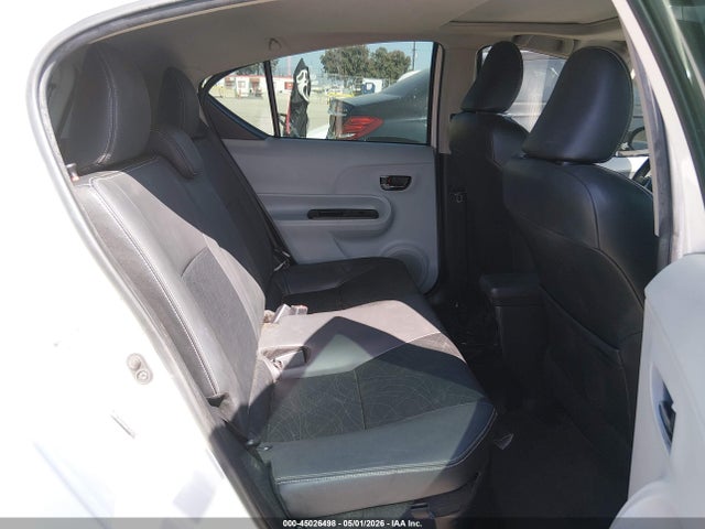 JTDKDTB39E1075318 Toyota Prius C Four
