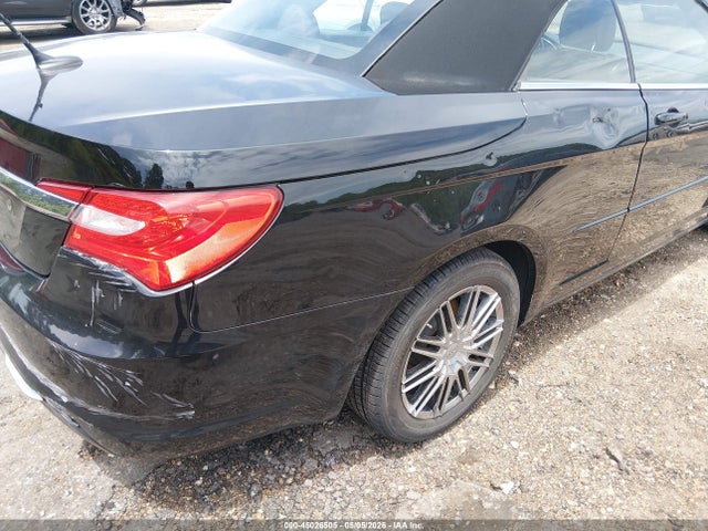45026505 :رقم المزاد ، 1C3BCBEG2EN127302 vin ، 2014 Chrysler 200 Touring مزاد بيع