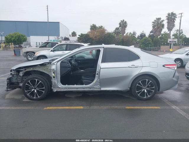 45026747 :رقم المزاد ، 4T1J11AK5LU908105 vin ، 2020 Toyota Camry Se مزاد بيع