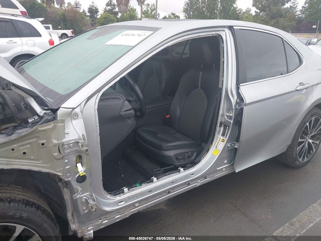 45026747 :رقم المزاد ، 4T1J11AK5LU908105 vin ، 2020 Toyota Camry Se مزاد بيع