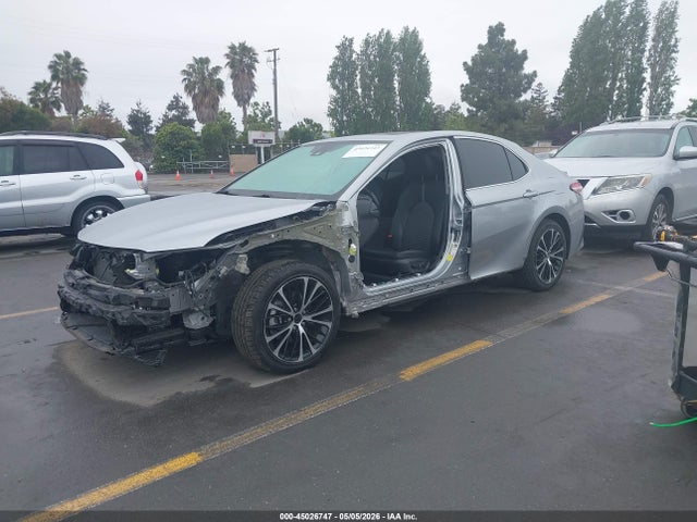 45026747 :رقم المزاد ، 4T1J11AK5LU908105 vin ، 2020 Toyota Camry Se مزاد بيع