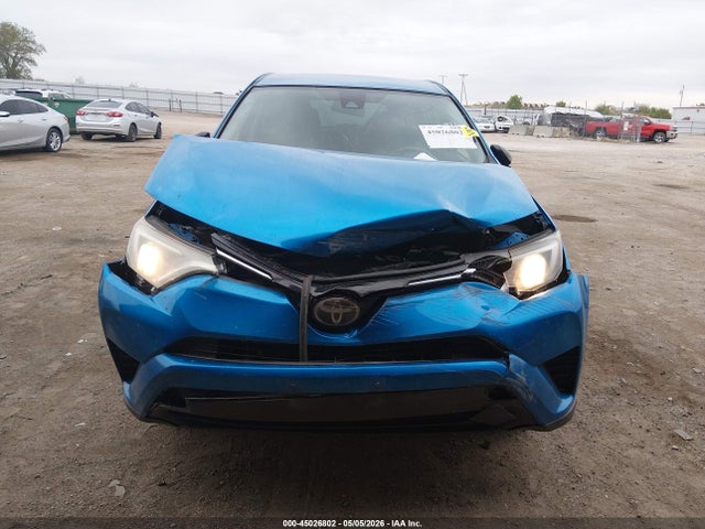 Продаж на аукціоні авто 2018 Toyota Rav4 Le, vin: JTMBFREV7JJ720293, номер лоту: 45026802