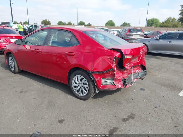 2T1BURHE2JC056157 Toyota COROLLA LE