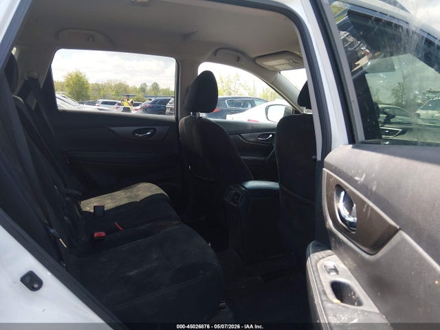 45026876 :رقم المزاد ، 5N1AT2MV3FC765543 vin ، 2015 Nissan Rogue Sv مزاد بيع