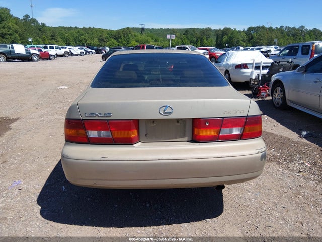 45026878 :رقم المزاد ، JT8BF28G2W0115078 vin ، 1998 Lexus Es 300 مزاد بيع