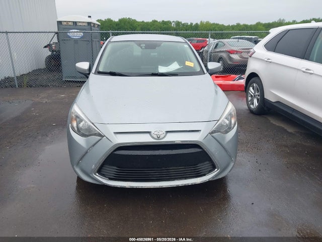 45026961 :رقم المزاد ، 3MYDLBYV6HY155160 vin ، 2017 Toyota Yaris Ia مزاد بيع