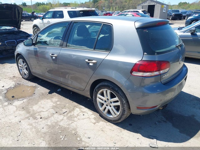 45027020 :رقم المزاد ، WVWDB7AJ4BW311717 vin ، 2011 Volkswagen Golf 2.5l 4-door مزاد بيع
