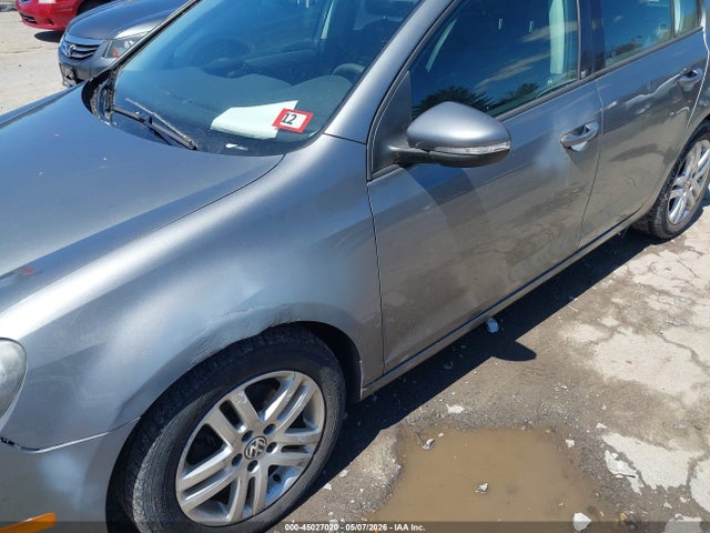 45027020 :رقم المزاد ، WVWDB7AJ4BW311717 vin ، 2011 Volkswagen Golf 2.5l 4-door مزاد بيع