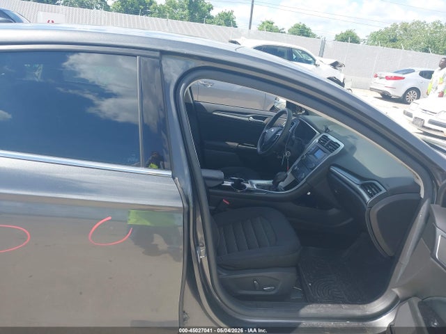 3FA6P0H72FR104060 Ford FUSION SE