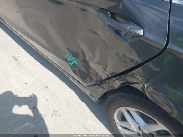 3FA6P0H72FR104060 Ford FUSION SE