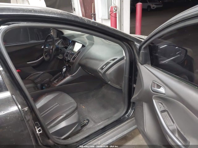 1FADP3N22EL420931 Ford Focus Titanium