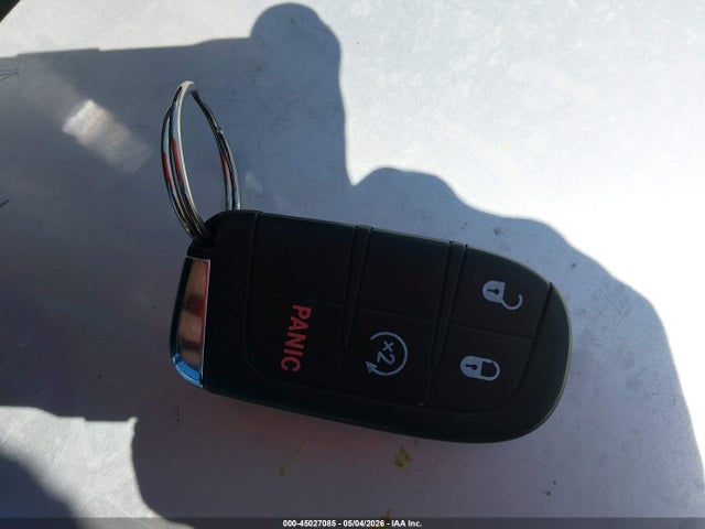 Продажа на аукционе авто 2015 Jeep Renegade Latitude, vin: ZACCJBBT0FPB52981, номер лота: 45027085