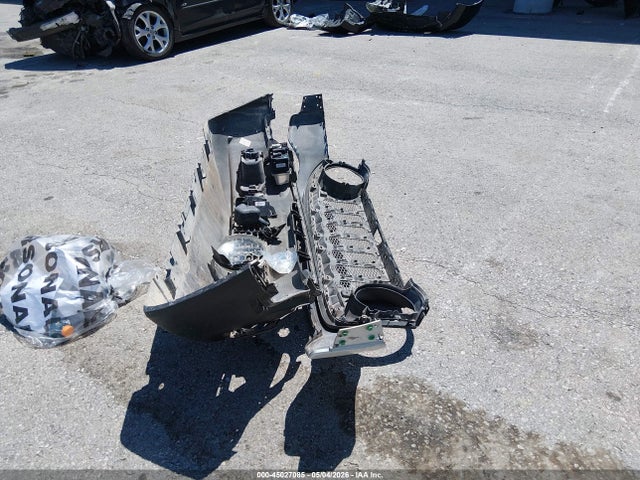 Продажа на аукционе авто 2015 Jeep Renegade Latitude, vin: ZACCJBBT0FPB52981, номер лота: 45027085