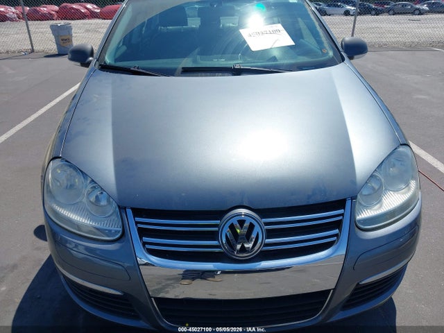 45027100 :رقم المزاد ، 3VWRF71K05M618662 vin ، 2005 Volkswagen Jetta 2.5 مزاد بيع