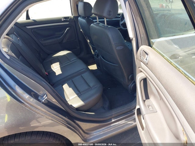 45027100 :رقم المزاد ، 3VWRF71K05M618662 vin ، 2005 Volkswagen Jetta 2.5 مزاد بيع