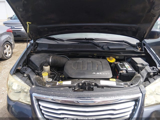 2014 Chrysler Town & Country Touring მანქანა იყიდება აუქციონზე, vin: 2C4RC1BG9ER246475, აუქციონის ნომერი: 45027160