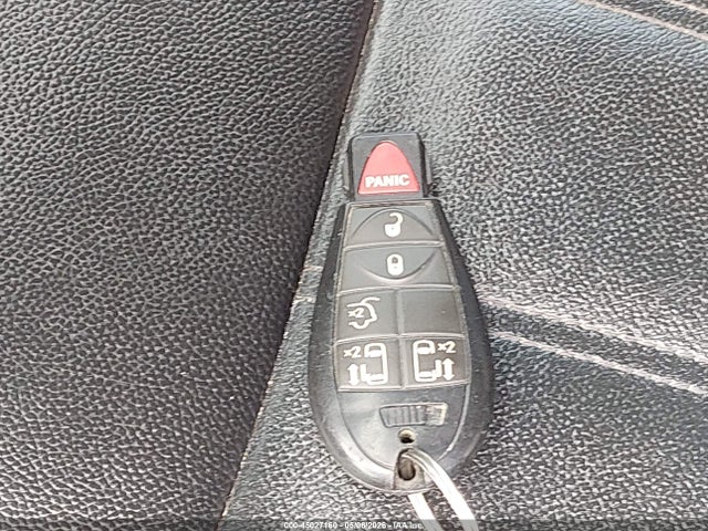 2014 Chrysler Town & Country Touring მანქანა იყიდება აუქციონზე, vin: 2C4RC1BG9ER246475, აუქციონის ნომერი: 45027160