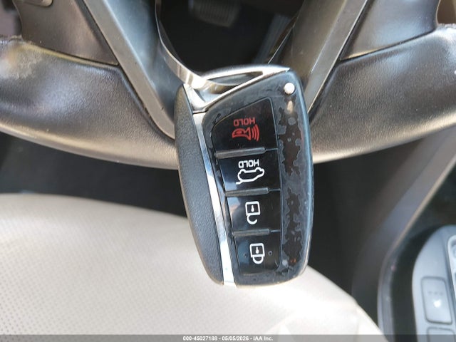 2017 Hyundai Santa Fe Sport 2.4l მანქანა იყიდება აუქციონზე, vin: 5XYZU3LB9HG461701, აუქციონის ნომერი: 45027188