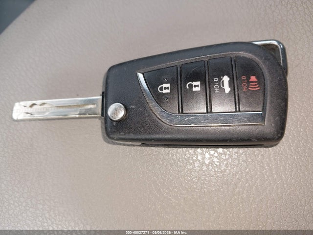 4T1B11HK0JU595133 Toyota CAMRY LE