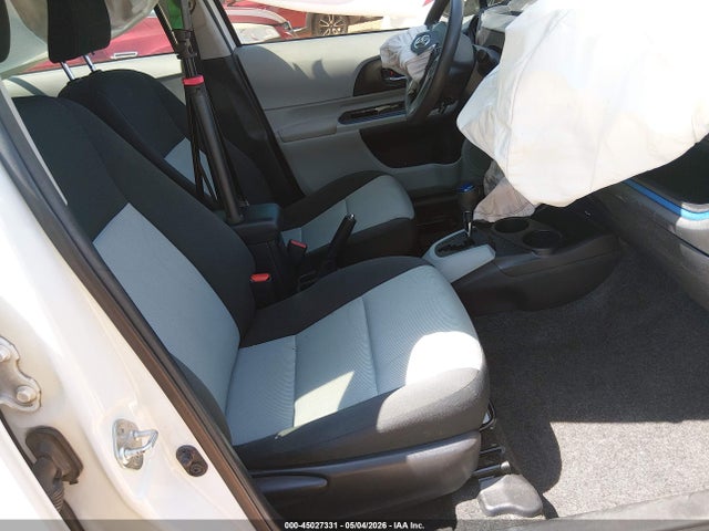 45027331 :رقم المزاد ، JTDKDTB36D1546453 vin ، 2013 Toyota Prius C Two مزاد بيع