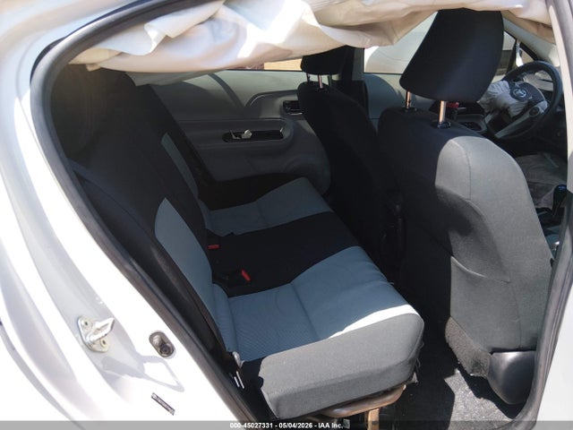 45027331 :رقم المزاد ، JTDKDTB36D1546453 vin ، 2013 Toyota Prius C Two مزاد بيع