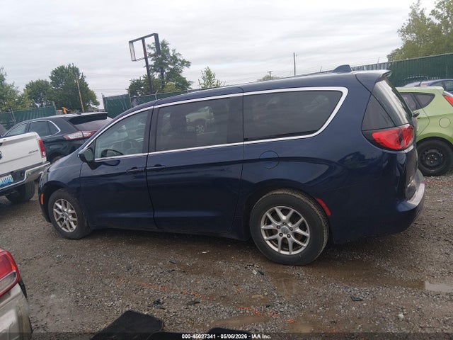 2017 Chrysler Pacifica Touring მანქანა იყიდება აუქციონზე, vin: 2C4RC1DG2HR654284, აუქციონის ნომერი: 45027341