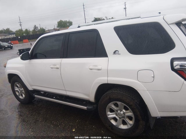 45027396 :رقم المزاد ، JTEBU5JR9F5212281 vin ، 2015 Toyota 4runner Sr5 مزاد بيع