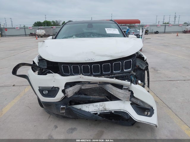3C4NJCBB5JT268016 Jeep Compass Latitude Fwd