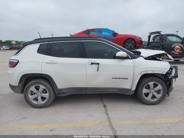 3C4NJCBB5JT268016 Jeep Compass Latitude Fwd