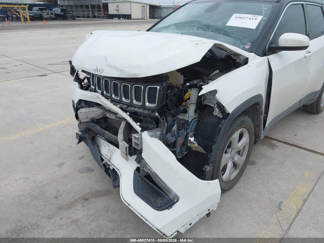 3C4NJCBB5JT268016 Jeep Compass Latitude Fwd