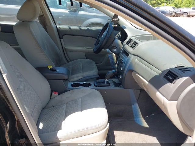 45027461 :رقم المزاد ، 3FAHP0HA6BR158976 vin ، 2011 Ford Fusion Se مزاد بيع