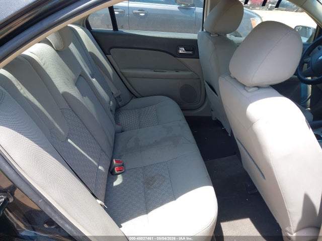45027461 :رقم المزاد ، 3FAHP0HA6BR158976 vin ، 2011 Ford Fusion Se مزاد بيع
