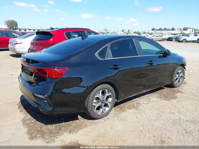 45027476 :رقم المزاد ، 3KPF24AD0ME378068 vin ، 2021 Kia Forte Lxs مزاد بيع