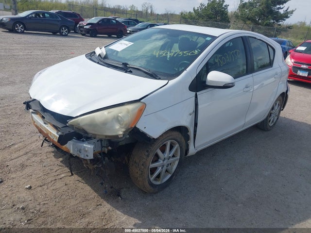 45027550 :رقم المزاد ، JTDKDTB30D1550854 vin ، 2013 Toyota Prius C Three مزاد بيع