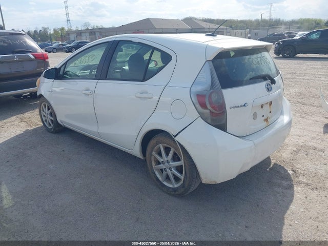 45027550 :رقم المزاد ، JTDKDTB30D1550854 vin ، 2013 Toyota Prius C Three مزاد بيع