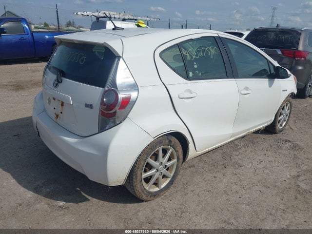 45027550 :رقم المزاد ، JTDKDTB30D1550854 vin ، 2013 Toyota Prius C Three مزاد بيع