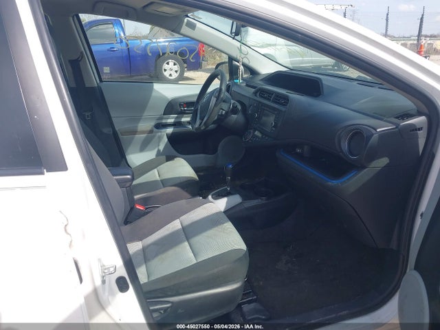 45027550 :رقم المزاد ، JTDKDTB30D1550854 vin ، 2013 Toyota Prius C Three مزاد بيع