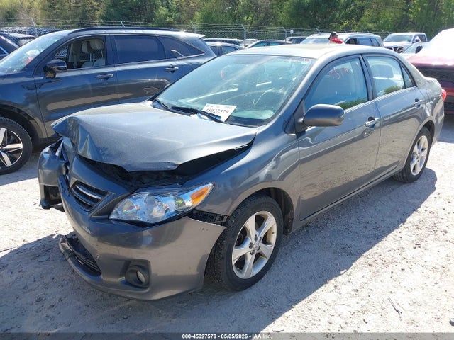45027579 :رقم المزاد ، 2T1BU4EE6DC005644 vin ، 2013 Toyota Corolla Le مزاد بيع