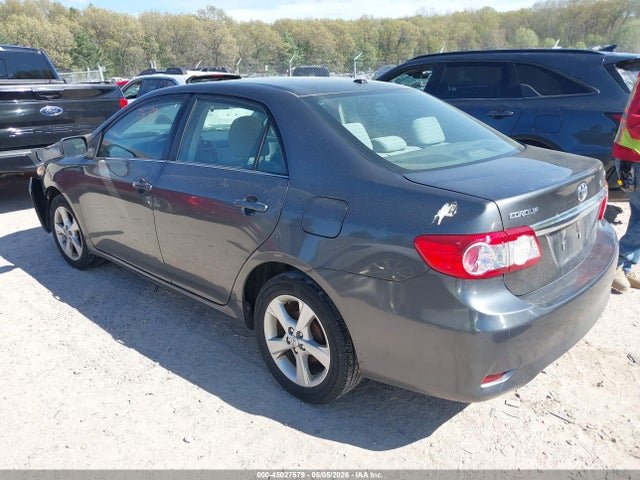 45027579 :رقم المزاد ، 2T1BU4EE6DC005644 vin ، 2013 Toyota Corolla Le مزاد بيع