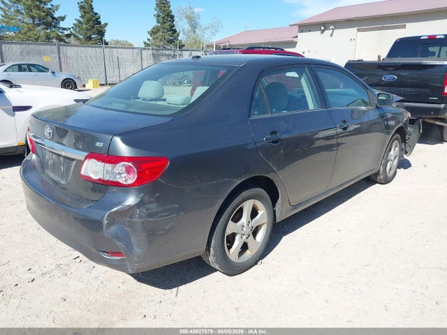 45027579 :رقم المزاد ، 2T1BU4EE6DC005644 vin ، 2013 Toyota Corolla Le مزاد بيع