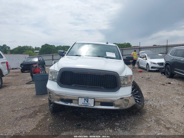 3C6RR7LT2JG135643 RAM 1500 Big Horn 4x4 5&#039;7 Box