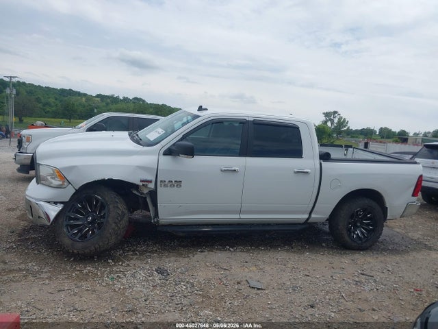 3C6RR7LT2JG135643 RAM 1500 Big Horn 4x4 5&#039;7 Box