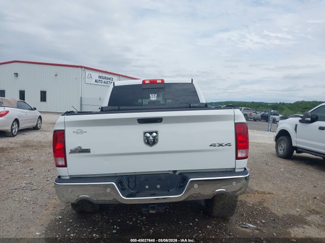 3C6RR7LT2JG135643 RAM 1500 Big Horn 4x4 5&#039;7 Box