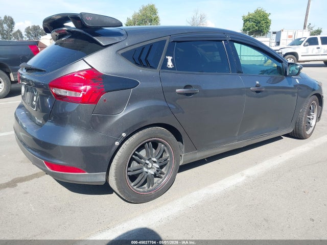 1FADP3K20FL326942 Ford FOCUS SE