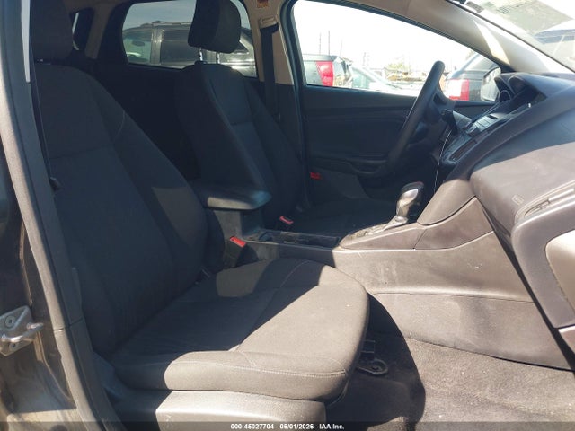 1FADP3K20FL326942 Ford FOCUS SE