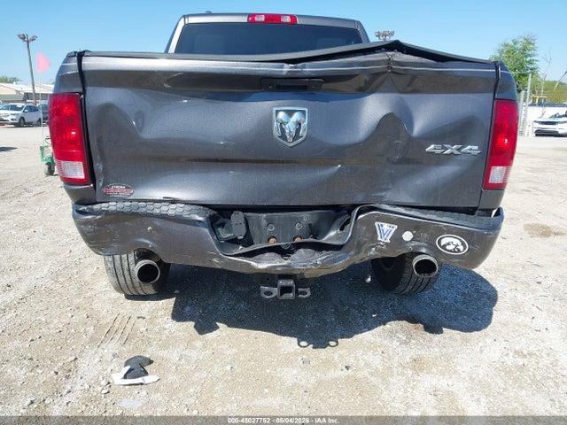 45027752 :رقم المزاد ، 1C6RR7KT5JS352968 vin ، 2018 Ram 1500 Express  4x4 5'7 Box مزاد بيع