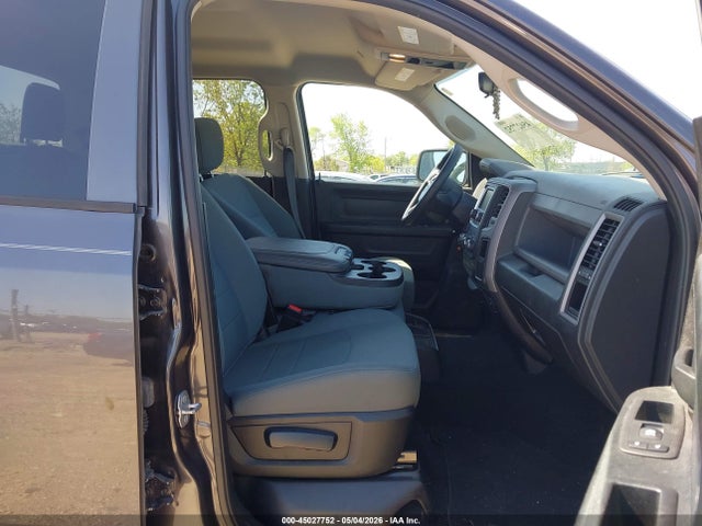 45027752 :رقم المزاد ، 1C6RR7KT5JS352968 vin ، 2018 Ram 1500 Express  4x4 5'7 Box مزاد بيع