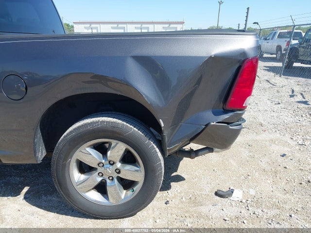 45027752 :رقم المزاد ، 1C6RR7KT5JS352968 vin ، 2018 Ram 1500 Express  4x4 5'7 Box مزاد بيع