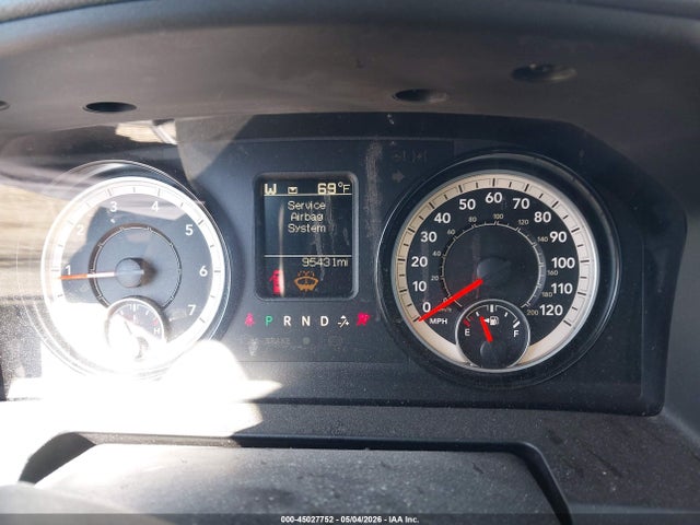 45027752 :رقم المزاد ، 1C6RR7KT5JS352968 vin ، 2018 Ram 1500 Express  4x4 5'7 Box مزاد بيع
