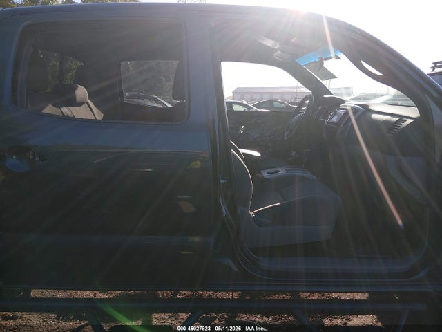 2015 Toyota Tacoma Base V6 მანქანა იყიდება აუქციონზე, vin: 3TMLU4EN5FM175668, აუქციონის ნომერი: 45027823